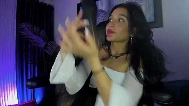 ZoeConti online show from 14, 4, 2026