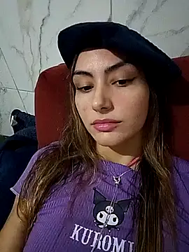 Larinhacat online show from 11, 3, 2026