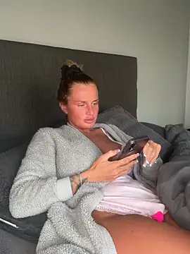 jadey19x online show from 25, 4, 2026