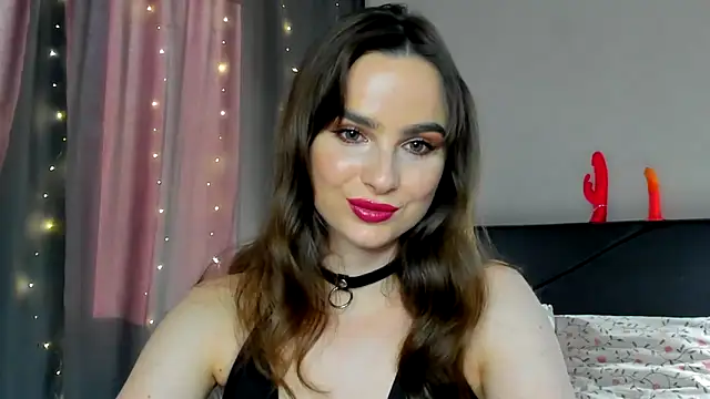 Snapshot of megann_fox2 chatting on 19, 5, 2026 megann fox2 online show from 19, 5, 2026