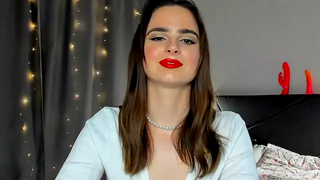 Snapshot of megann_fox2 chatting on 22, 5, 2026 megann fox2 online show from 22, 5, 2026