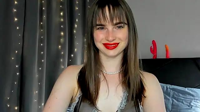 Snapshot of megann_fox2 chatting on 16, 6, 2026 megann fox2 online show from 16, 6, 2026