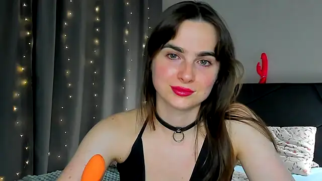 Snapshot of megann_fox2 chatting on 17, 5, 2026 megann fox2 online show from 17, 5, 2026