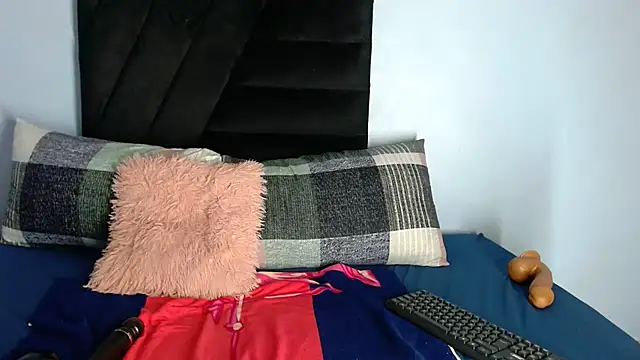 Snapshot of Loyal_Sashaa chatting on 10, 7, 2026 Loyal Sashaa online show from 10, 7, 2026