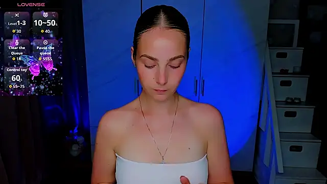 Snapshot of Maddy_Wood_ chatting on 4, 7, 2026 Maddy Wood online show from 4, 7, 2026