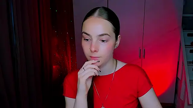 Snapshot of Maddy_Wood_ chatting on 4, 6, 2026 Maddy Wood online show from 4, 6, 2026