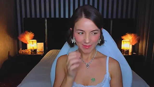 Snapshot of GracefulMichelle chatting on 8, 7, 2026 GracefulMichelle online show from 8, 7, 2026