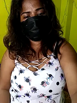Snapshot of NISHHAA chatting on 5, 5, 2026 NISHHAA online show from 5, 5, 2026