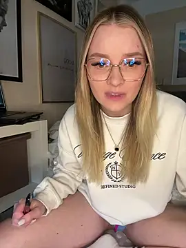 melanieTesss online show from 28, 3, 2026