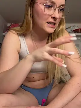 melanieTesss online show from 11, 3, 2026