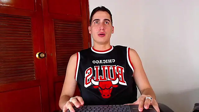 ryanlevi1 online show from 16, 2, 2026