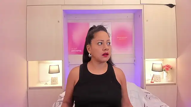 Snapshot of AllieBennet chatting on 10, 7, 2026 AllieBennet online show from 10, 7, 2026