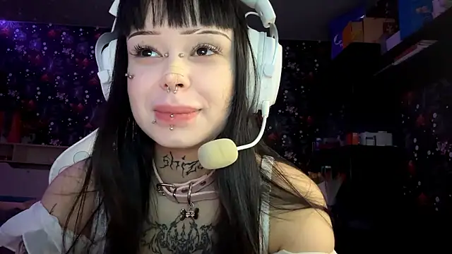 Luna Sohotti online show from 8, 3, 2026