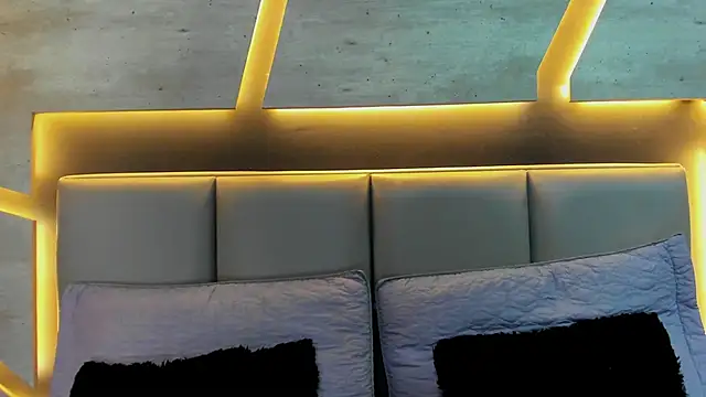 SilkNyx online show from 24, 2, 2026