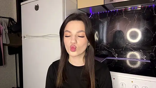 Kosandra k online show from 8, 4, 2026