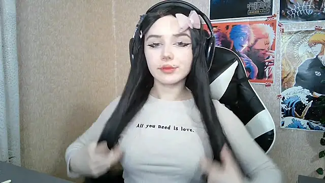 MilaTyan online show from 5, 4, 2026