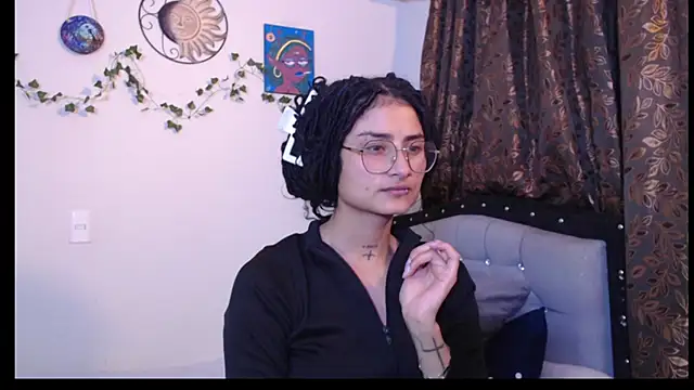 Snapshot of Lili__Clan chatting on 9, 7, 2026 Lili Clan online show from 9, 7, 2026