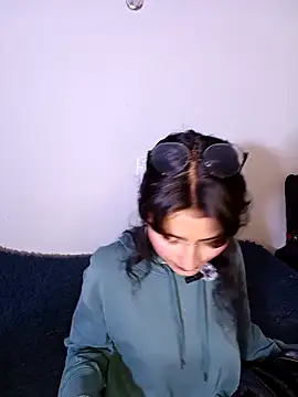 Snapshot of Lili__Clan chatting on 4, 3, 2026 Lili Clan online show from 4, 3, 2026