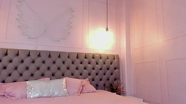 hillary bigbutt online show from 10, 3, 2026