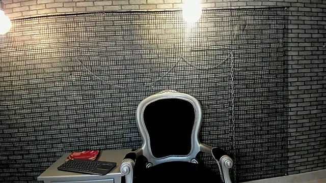 hillary bigbutt online show from 26, 3, 2026