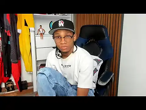 yandi hot online show from 25, 2, 2026