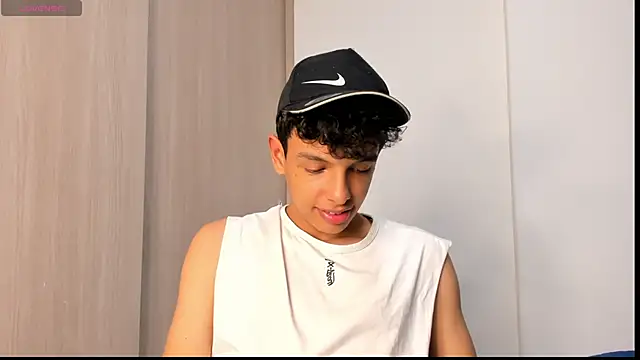 Snapshot of Maxfrost1 chatting on 22, 2, 2026 Maxfrost1 online show from 22, 2, 2026