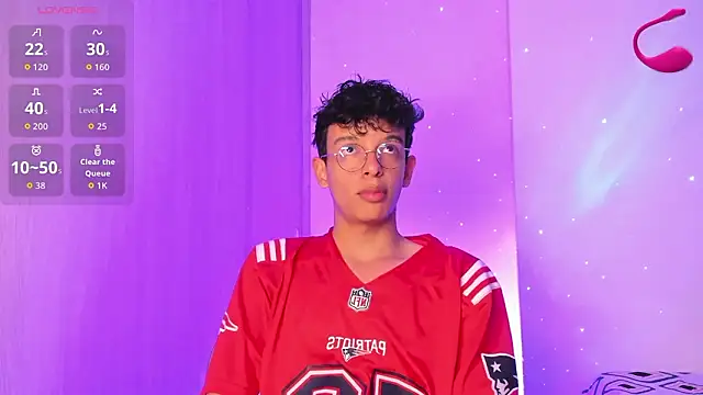 Snapshot of Maxfrost1 chatting on 1, 3, 2026 Maxfrost1 online show from 1, 3, 2026