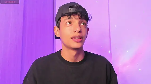 Snapshot of Maxfrost1 chatting on 1, 3, 2026 Maxfrost1 online show from 1, 3, 2026