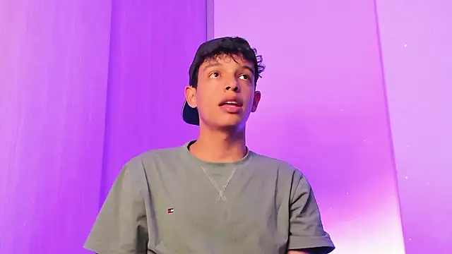 Snapshot of Maxfrost1 chatting on 3, 3, 2026 Maxfrost1 online show from 3, 3, 2026