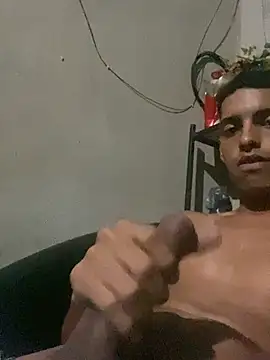 Snapshot of Alee_2005 chatting on 28, 2, 2026 Alee 2005 online show from 28, 2, 2026