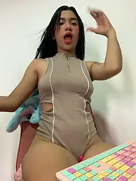Snapshot of Lily_em chatting on 13, 5, 2026 Lily em online show from 13, 5, 2026