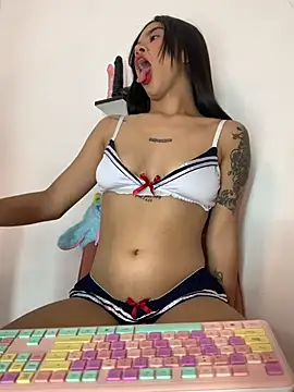 Snapshot of Lily_em chatting on 29, 4, 2026 Lily em online show from 29, 4, 2026