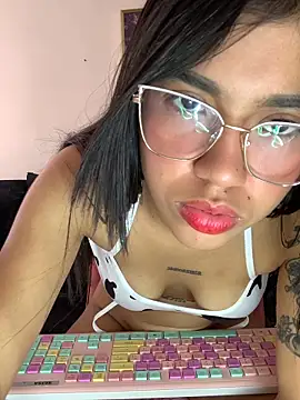 Lily em online show from 18, 4, 2026