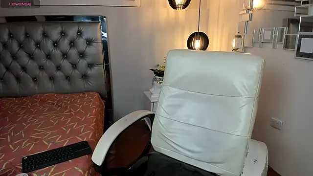 mila quin online show from 26, 5, 2026