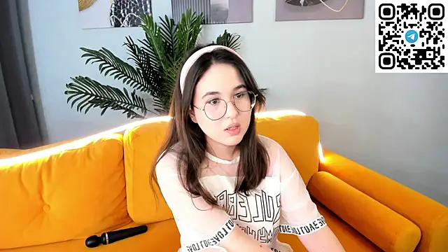Snapshot of leylamirage chatting on 24, 6, 2026 leylamirage online show from 24, 6, 2026