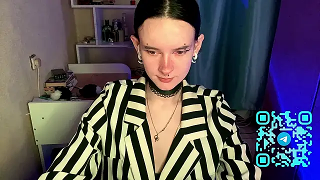 MabelDefina online show from 12, 4, 2026