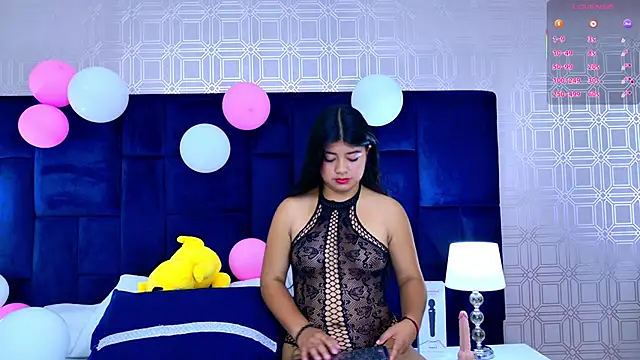 Khloe Moon online show from 6, 4, 2026