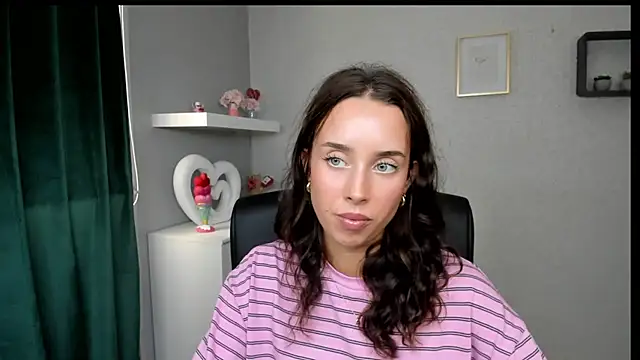 Snapshot of AdeleSolo chatting on 15, 7, 2026 AdeleSolo online show from 15, 7, 2026