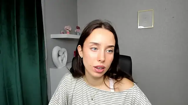 Snapshot of AdeleSolo chatting on 16, 6, 2026 AdeleSolo online show from 16, 6, 2026