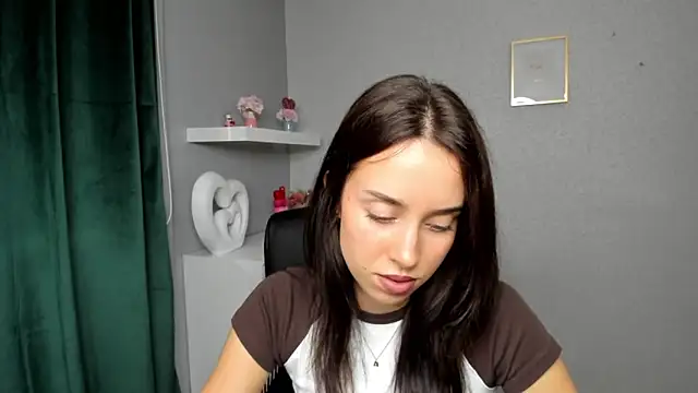 Snapshot of AdeleSolo chatting on 15, 6, 2026 AdeleSolo online show from 15, 6, 2026