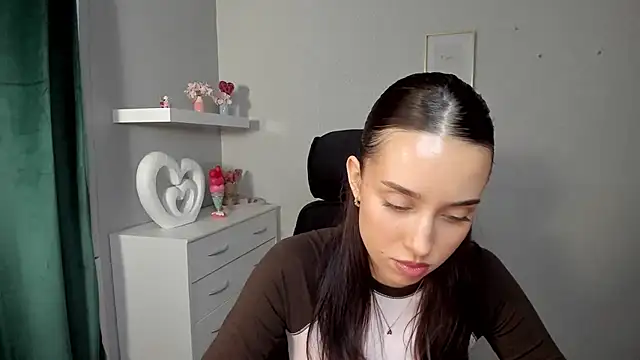 Snapshot of AdeleSolo chatting on 21, 4, 2026 AdeleSolo online show from 21, 4, 2026