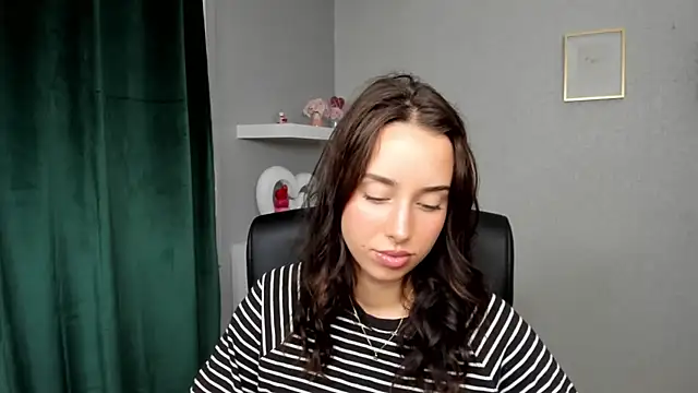 Snapshot of AdeleSolo chatting on 6, 7, 2026 AdeleSolo online show from 6, 7, 2026