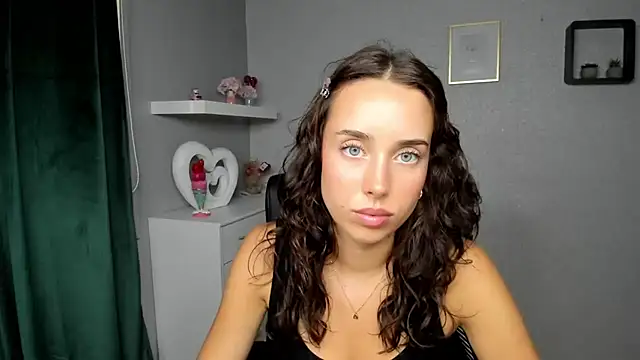Snapshot of AdeleSolo chatting on 3, 7, 2026 AdeleSolo online show from 3, 7, 2026