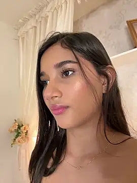 AlessiaVallmont online show from 7, 4, 2026