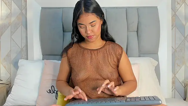 kendall queen   online show from 24, 2, 2026