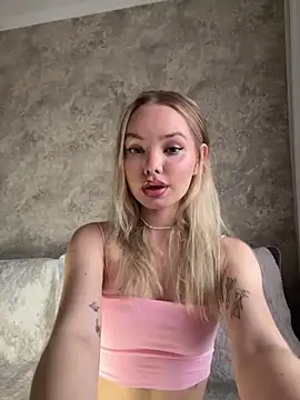 Snapshot of Rebecca_David chatting on 20, 2, 2026 Rebecca David online show from 20, 2, 2026