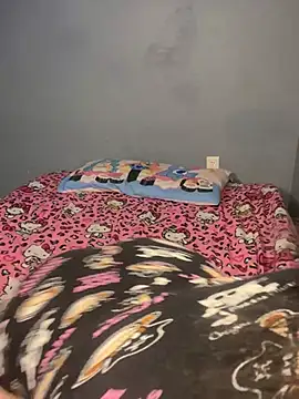 strwbrrymilk online show from 18, 4, 2026