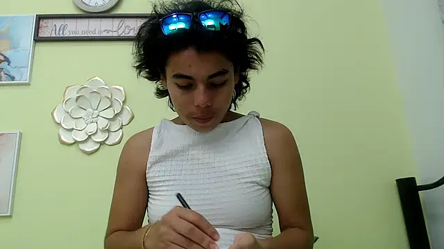 skinnysexy18 online show from 4, 5, 2026