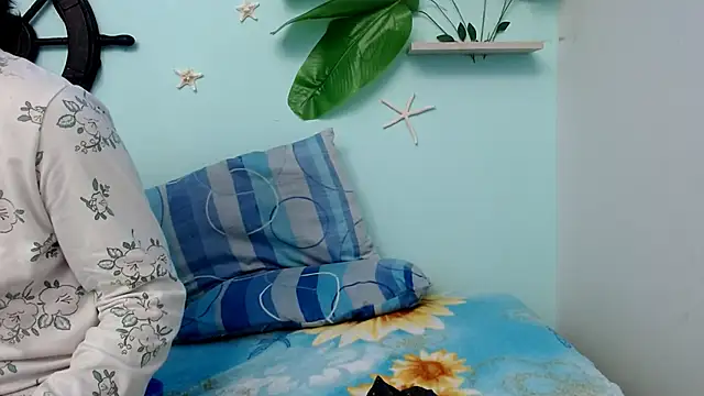 Snapshot of skinnysexy18 chatting on 3, 3, 2026 skinnysexy18 online show from 3, 3, 2026