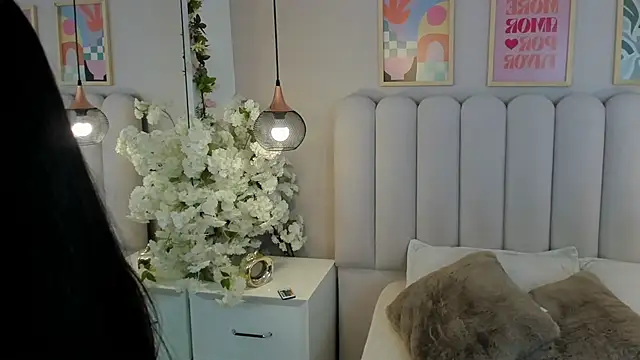 Mia Bailey  online show from 2, 6, 2026